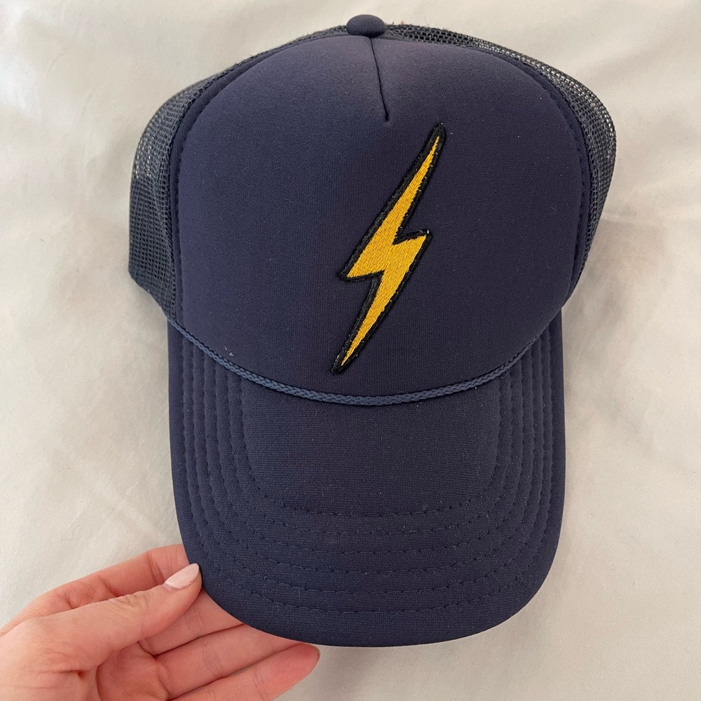 AVIATOR NATION TRUCKER HAT